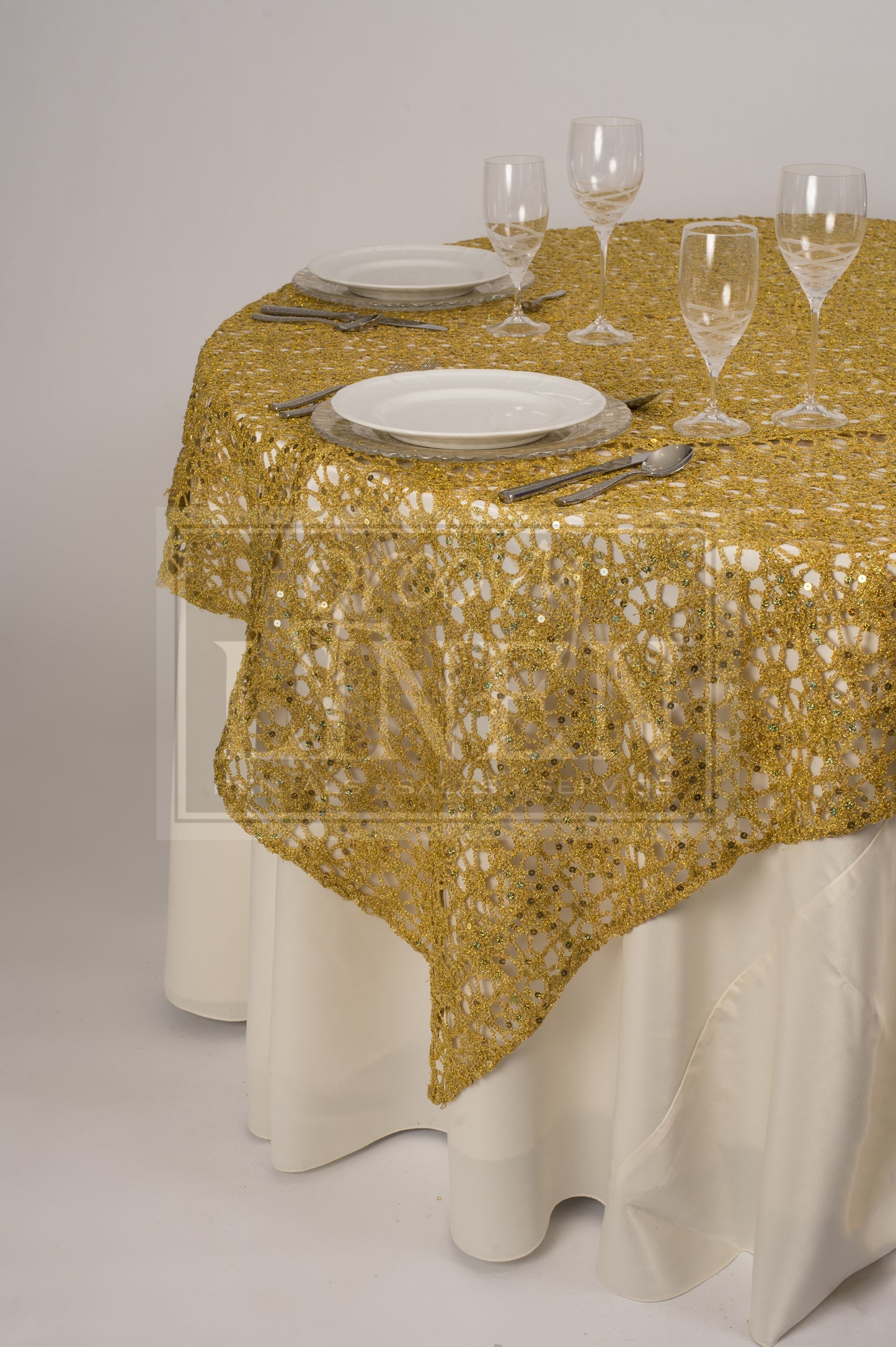 Gold Chain Table Linen